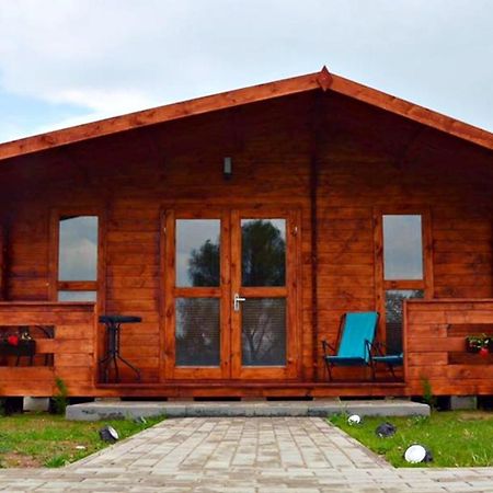 Domki Letniskowe Artemi Рови Екстериор снимка